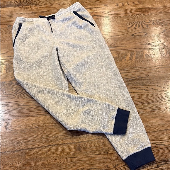 Patagonia Men's Cream and Black fleece Jogger Pants, L - Picture 1 of 1